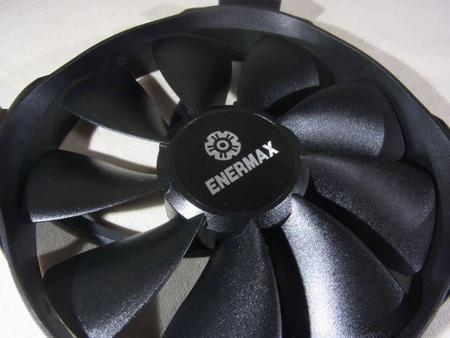 ファンの形状は丸っこいタイプ(型番:UCTBP14P-C)