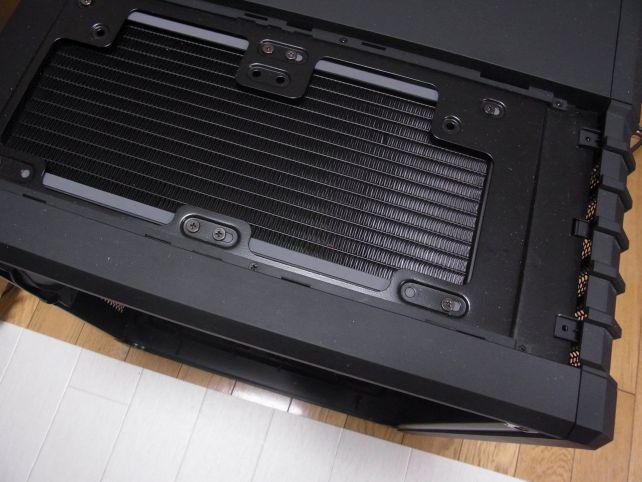CORSAIR Carbide Air 540とLIQTECH TR4 280のフィッティング情報はないがこの通りピッタリ!!