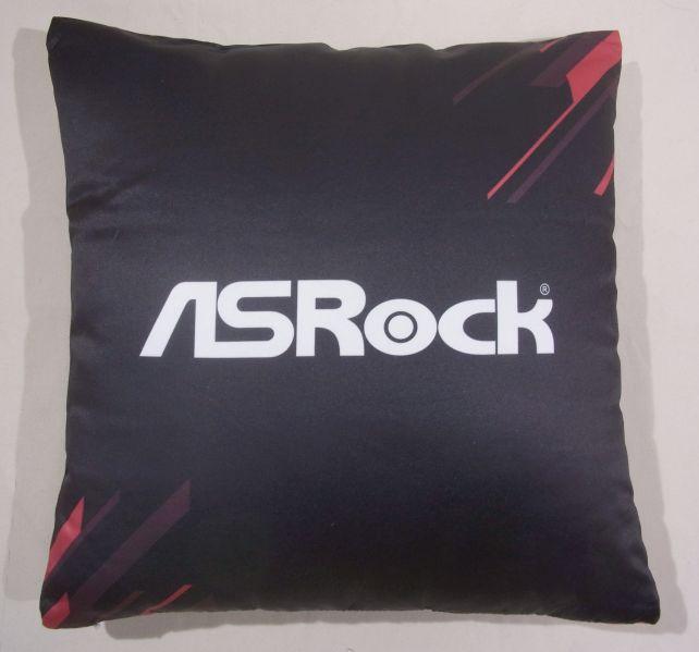 裏はシンプルに社名と多少の線状の装飾