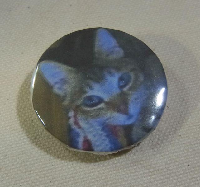 直径3cm弱。端もきれいに折り込まれている。