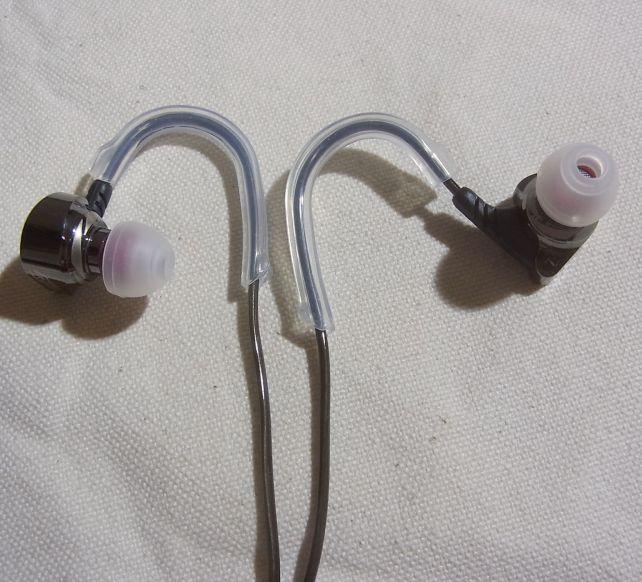 ケーブルのクセが強めのOSTRY KC06でもケーブルを従わせる