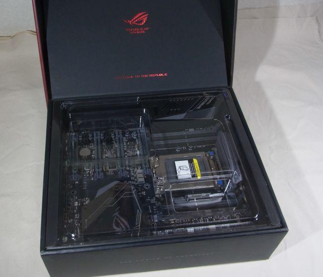 付属品の多さはこの時点ではわからないのだが...