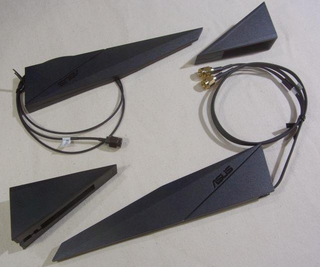 無線LAN用アンテナは従来の802.11acまでの対応のものと802.11ad用