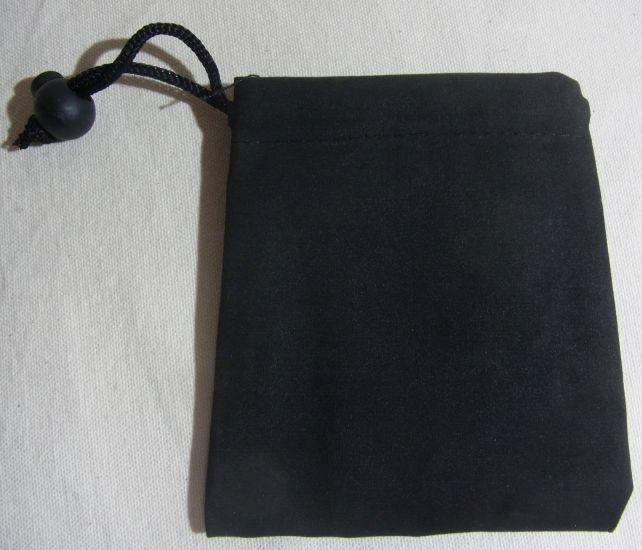 うらには何にも記載がないシンプルさ。