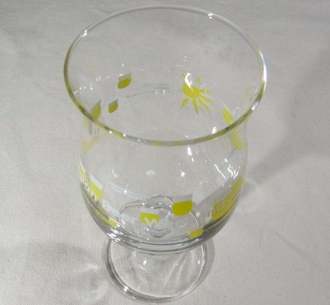 今年は黄色!(+白)柄もグラスに注がれたビールを想像させるものでぴったり!