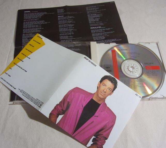 LPサイズの四つ折り歌詞カードってほとんど見なくなったな...