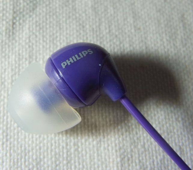 ステムは少し傾いている。