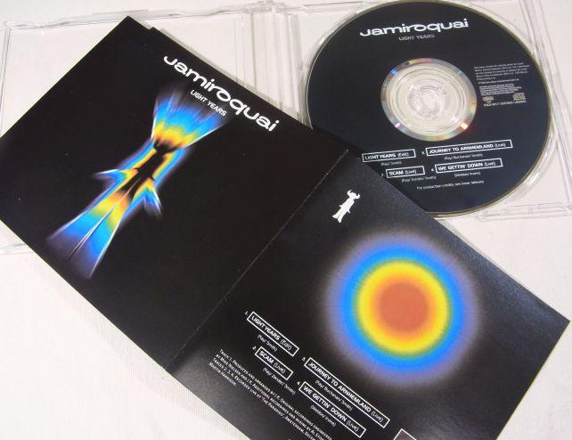 初期のjamiroらしくBuffalo Mantが描かれたシンプルなジャケット