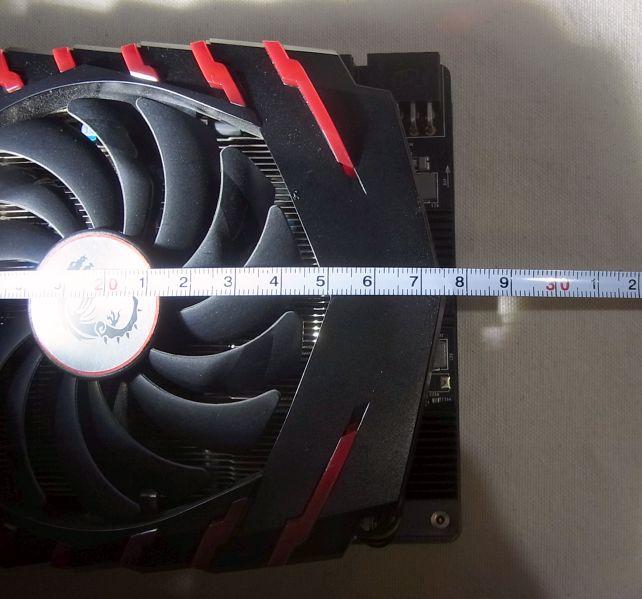 ほぼ28cmとツインファン最大級