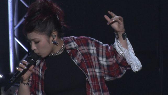 激しい曲を歌いきってのZAQの安定した口笛はスゴイの一言