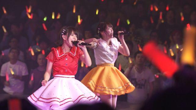 舞台最前まで行くと、観客とはこの位置関係