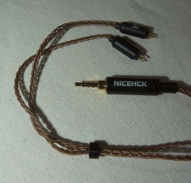 絡み防止スライダーもスムーズに動く