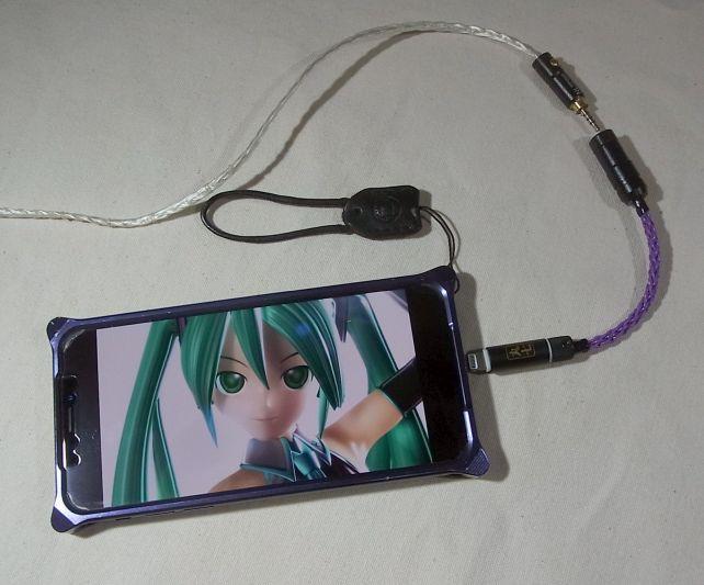 偶然にも現在のiPhoneケースとは色合いバッチリ!