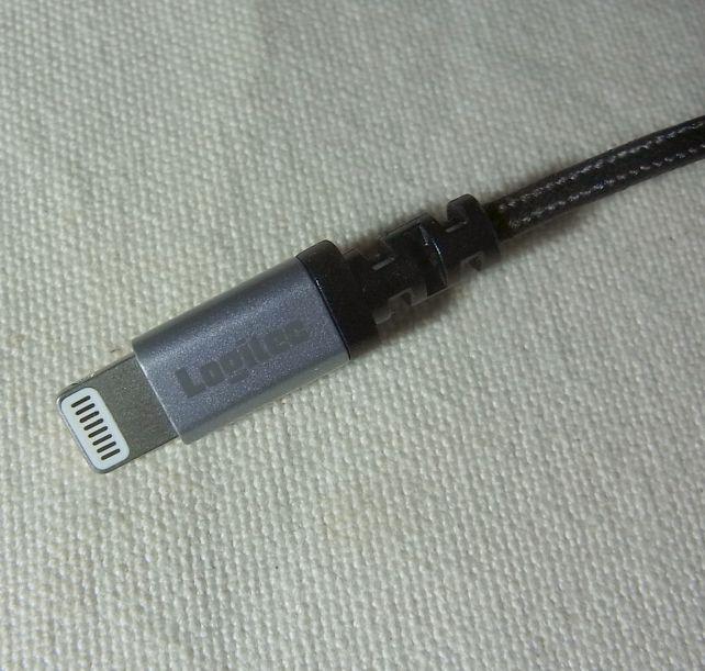 純正で不良品レベルのLightning端子付け根はしっかりとしている