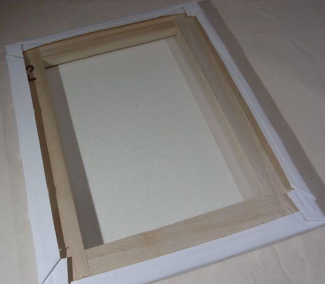 ちゃんと木枠のついたキャンバス地