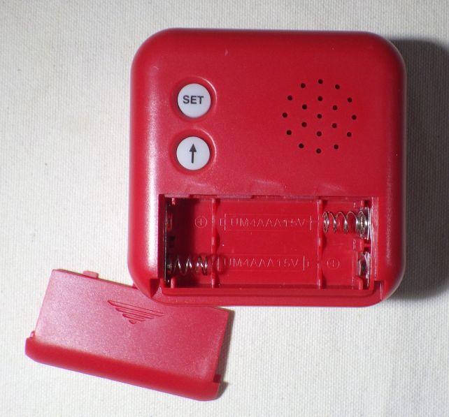 電池は添付されない