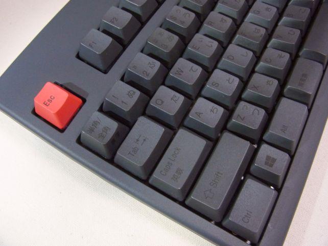 ブラックに黒(墨)文字印刷なので、目を凝らさないと読めないww