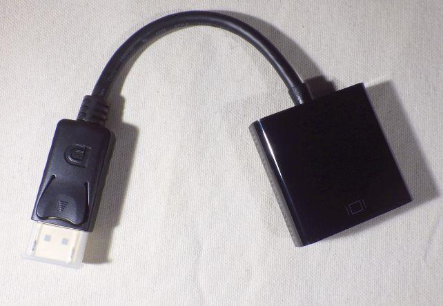 「ケーブル長20cm」とあるが、端から端までの長さで、中央のケーブル部分だけの長さではない