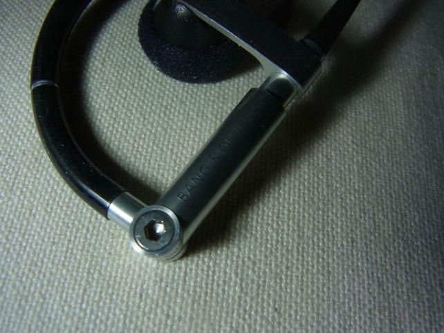 寄るとさらに緑~青系がきつくなる