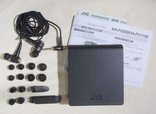 結構しっかりしたキャリングケースが付いている