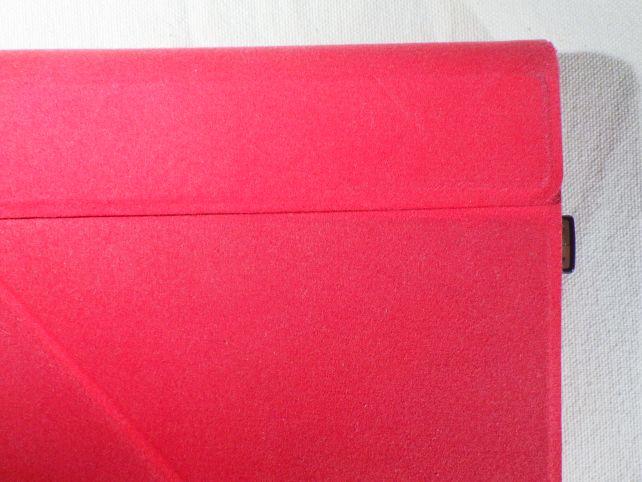 Windows Tablet Limited Edition IIのカバーが本体より大きいので、最終飛び出し量はこんなモン