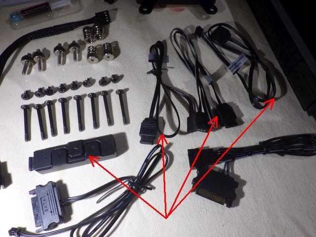 LEDコントロール系の部材が増えている