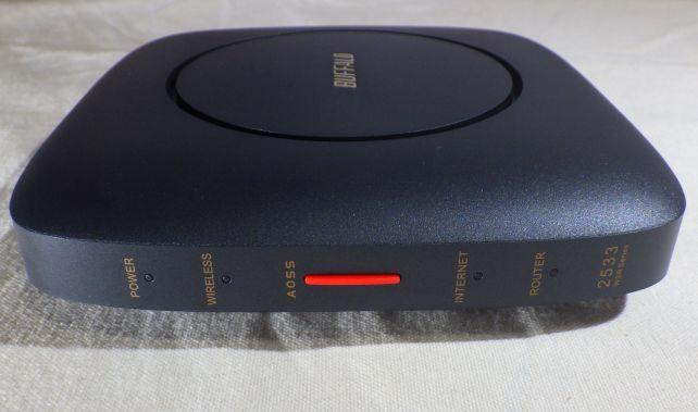 AOSSのボタンも大きくて押しやすい