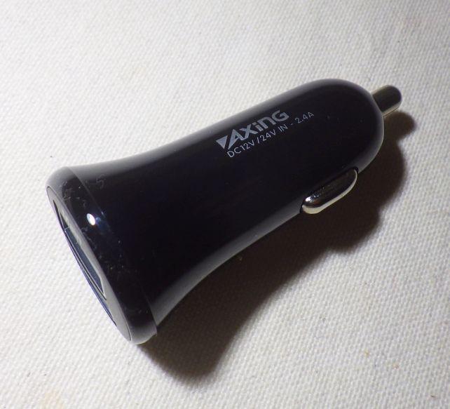 なぜかゴツいカーチャージャーが多いが、これは小さめ