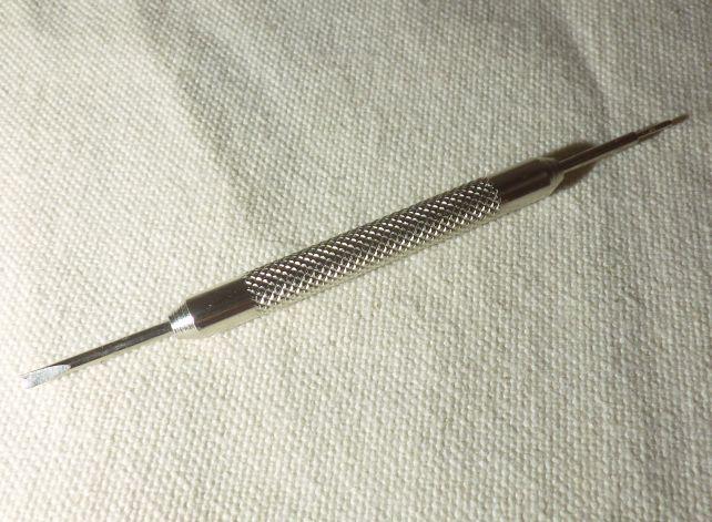 この交換工具、買うと200~300円する。