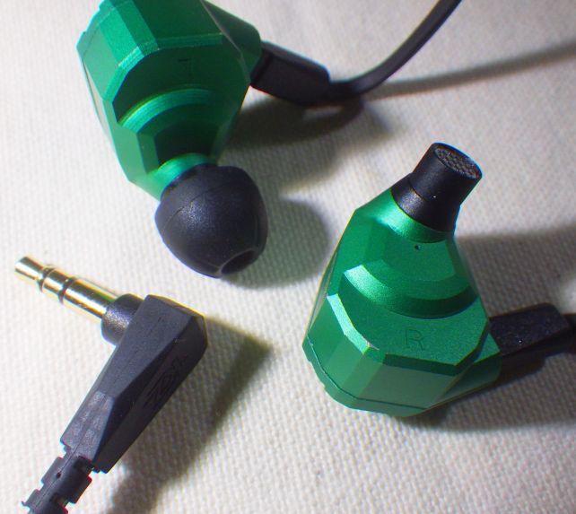 ケーブルの質は「それなり」