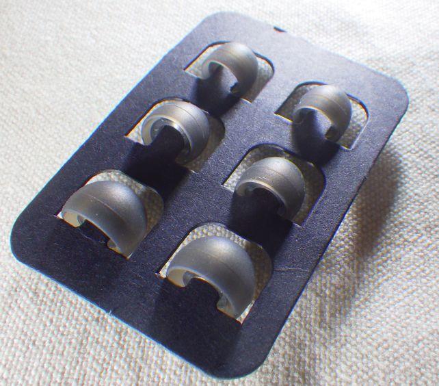 イヤーチップは全体が小ぶりな「小セット」と...