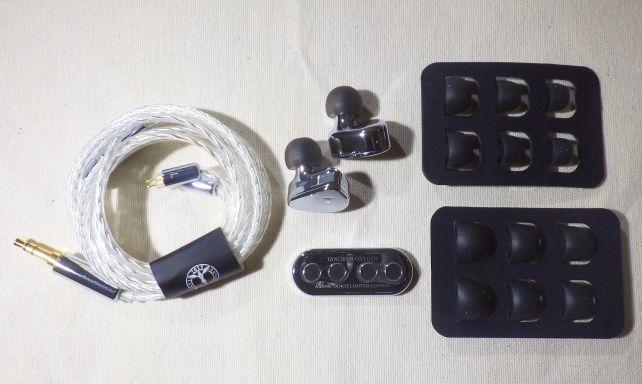 イヤホンそのものに関わる付属品はこれだけ