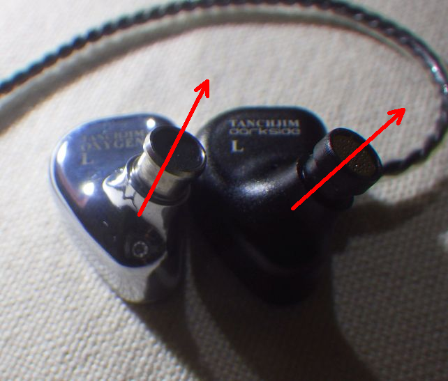 装着感の差は、このステムの付き方の角度の差かも知れないが