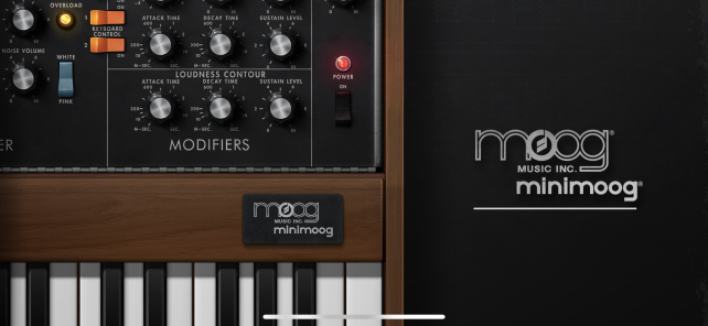 「Moog Music」と誇らしく入る
