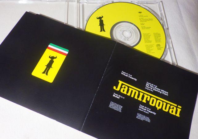 FERRARIに使用料を払ったエンブレムとロゴが、「らしい」