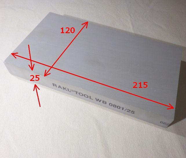 25mm厚のものは、定尺幅1500mm×奥行500mmだが、小さくて扱いやすい大きさ