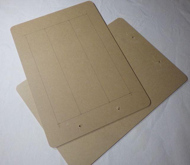 クリップ部分は引きちぎって単なるMDF板として利用(ホームセンターで素材で買うより安い)