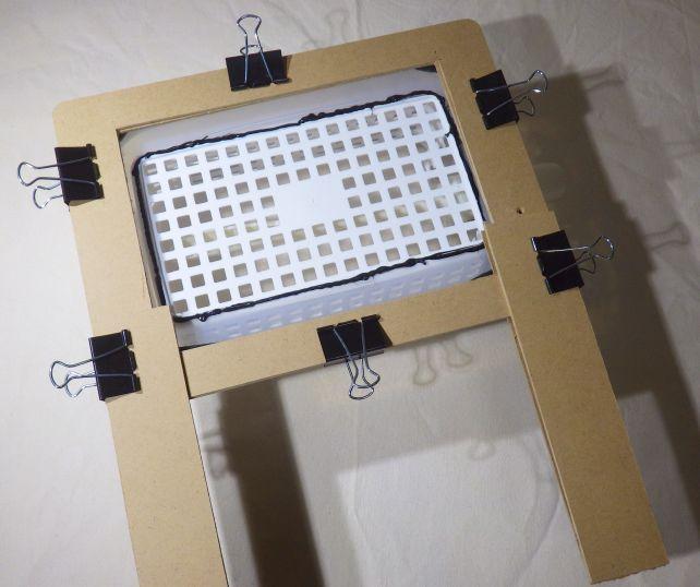 こんな形の使用を想定していたが、革手袋があれば「取っ手」はいらなかった。