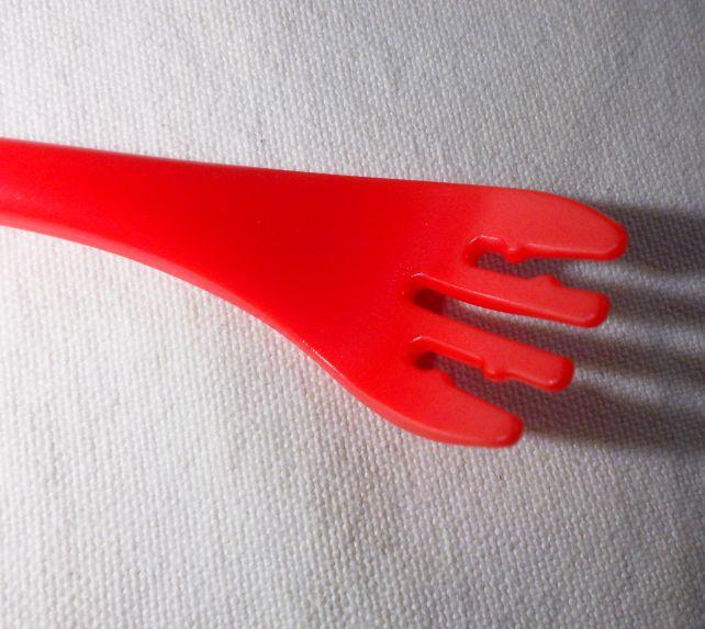 特に先にある突起が麺をよく絡める