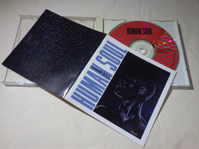 このインディーズ盤デビューアルバムを再発の方でなくて持っているヒトは今どれくらいいるのだろう...