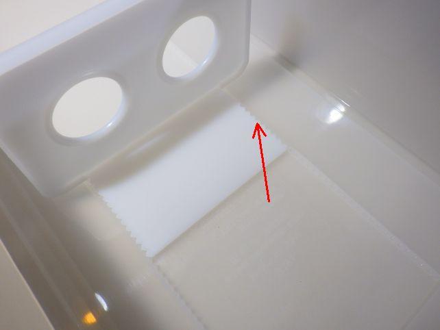 ブックエンドは本体底のギザギザとかみ合わせて使う