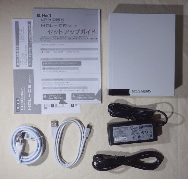 LANケーブルが付属するのがネットワークドライブという感じ