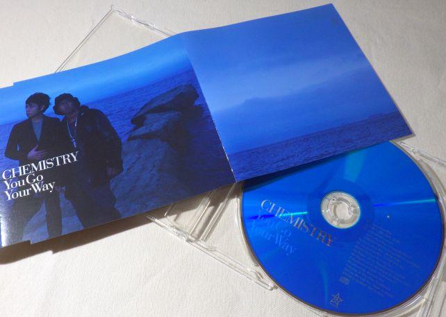 青基調の装丁が美しい...