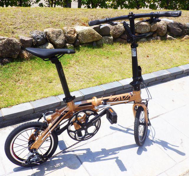 フレーム色は選べなかったが、気に入っている