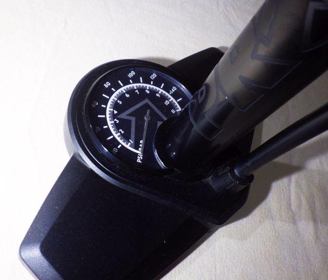 PSIとBARのツイン表示のプレッシャーゲージ