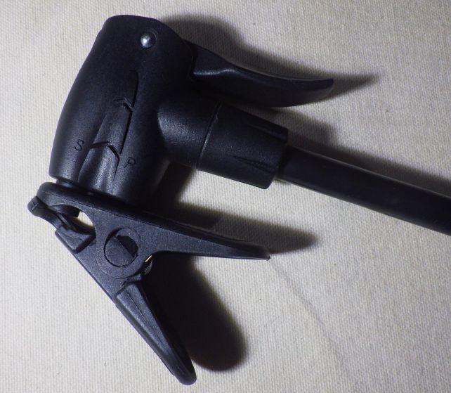 英式のアダプターも同梱