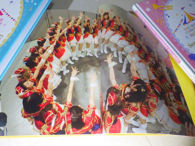 Day2のブックレットから31人の円陣