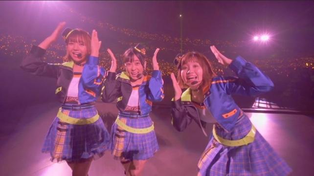 そして3人で、通路を進む..のっぐ...顔!w