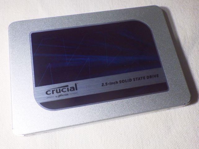 アルミボディと洒落たラベルで見た目の高級感は高い