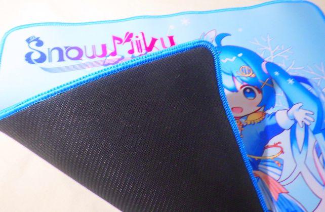 裏はゴム素材でさらに凹凸があり、滑りづらい